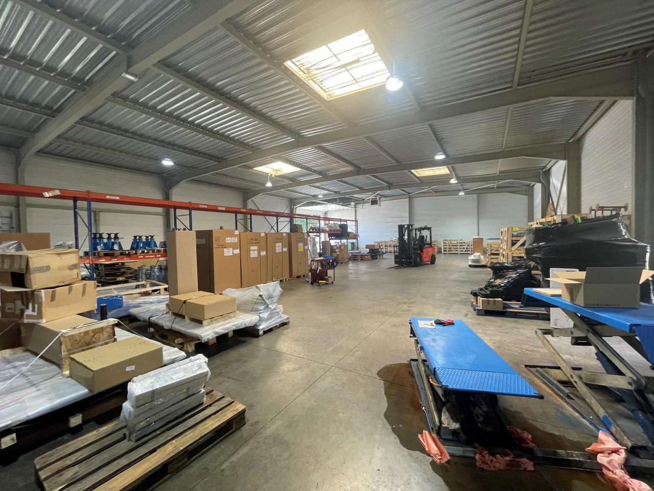 Local d'activité Houdan 850m² Vente local d'activité Houdan Yvelines OVACT2533665 0